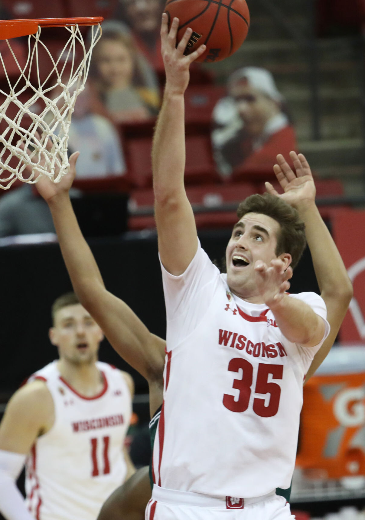 Badgers 82, Phoenix 42